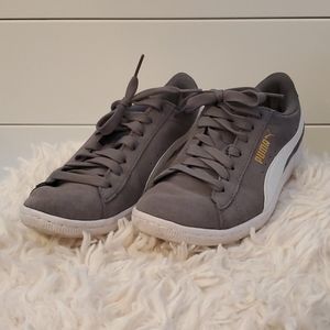 Beautiful grey Puma shoes